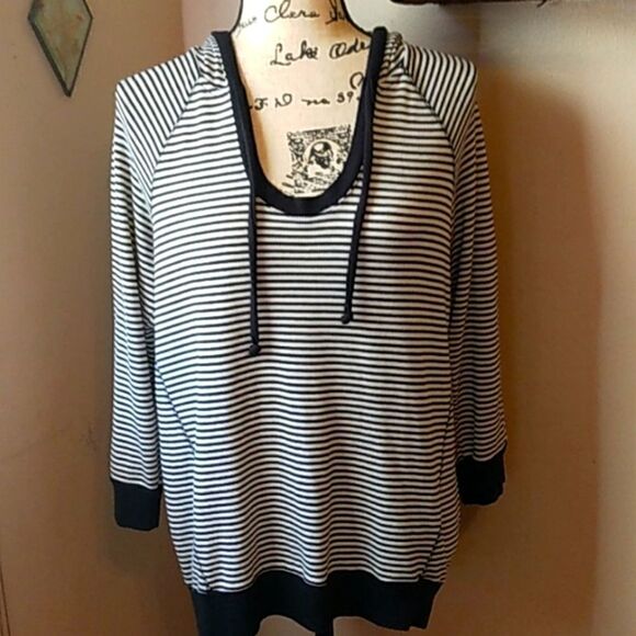 SPLENDID BLACK & WHITE STRIPED HOODED THERMAL TOP LARGE - Picture 2 of 5